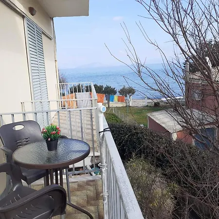 דירה Dimitris Messongi מסונגי