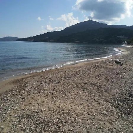 شقة Dimitris Messongi